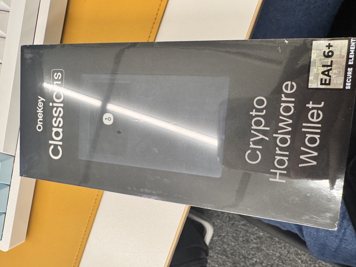 OneKey Classic 1S hardware wallet