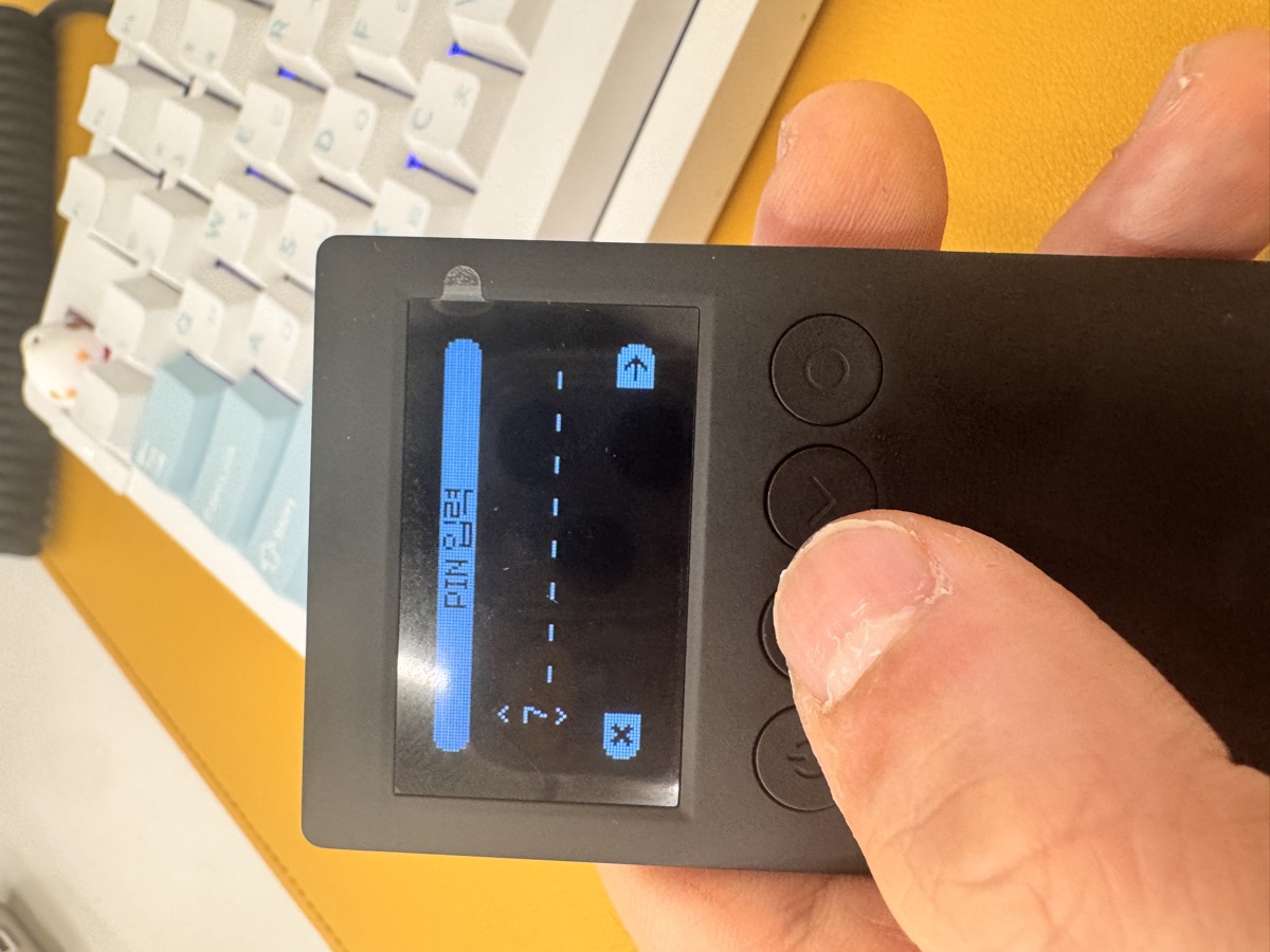 OneKey Classic 1S home screen displaying device name